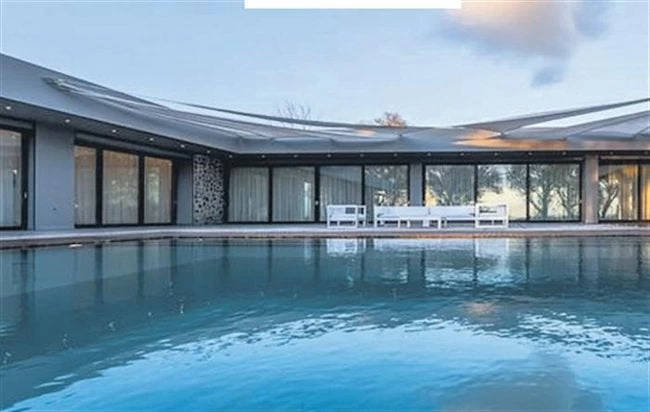 Αυτή είναι η ιστορική βίλα της Αθήνας που πωλείται 15 εκατ. ευρώ